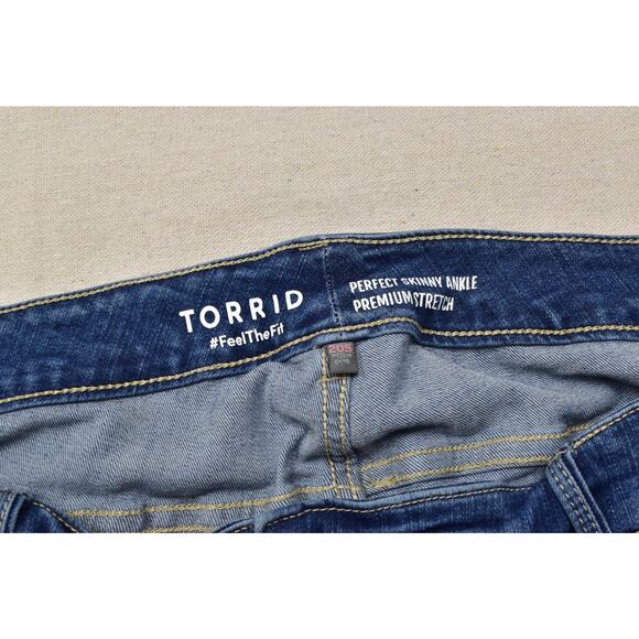 Torrid Women's Plus Size 20S Ripped Distressed Skinny Ankle Jeans Blue Denim - Picture 4 of 8